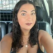 Me defino super simpática y educada y voy a dar clases a niños.